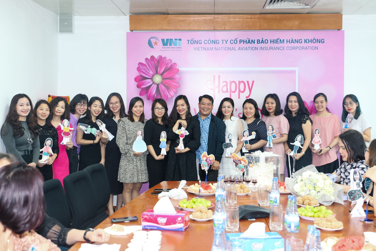 VNI mít tinh chào mừng ngày Quốc tế phụ nữ 8-3