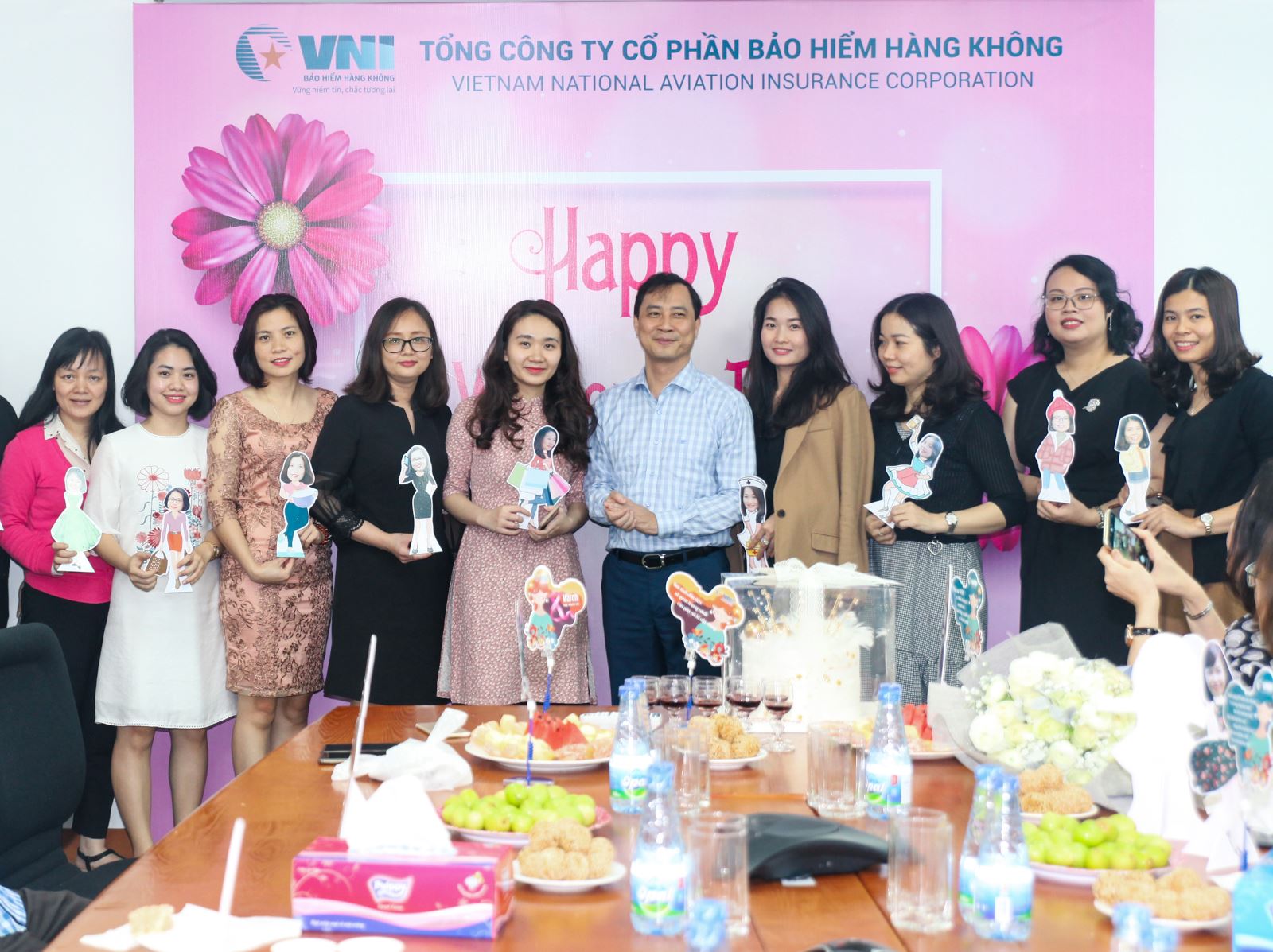 VNI mít tinh chào mừng ngày Quốc tế phụ nữ 8-3